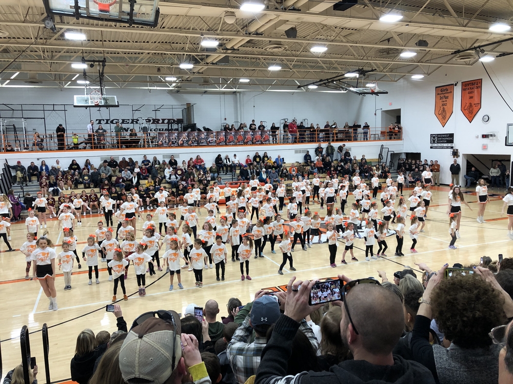 Highlights from Little Cheerleader Night Illini Bluffs Elementary School